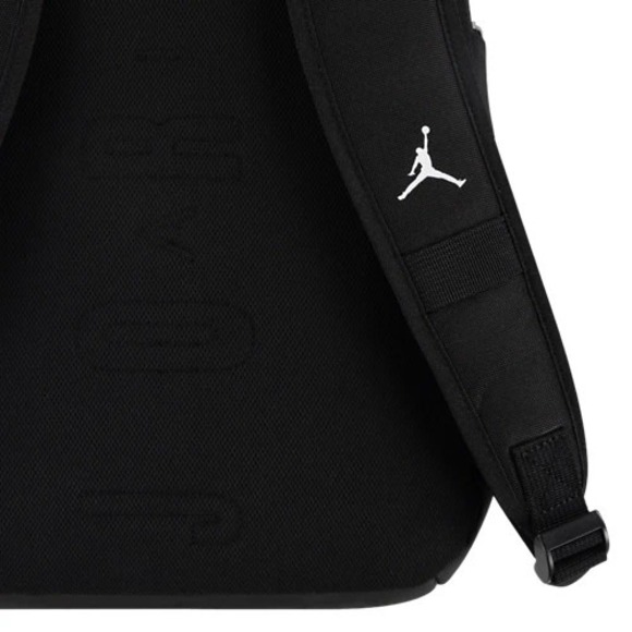 NIKE JORDAN ESSENTIALS Backpack MA0923 School SPOTCLEAN 20" Bag BLACK OS $65 NEW - Picture 5 of 7